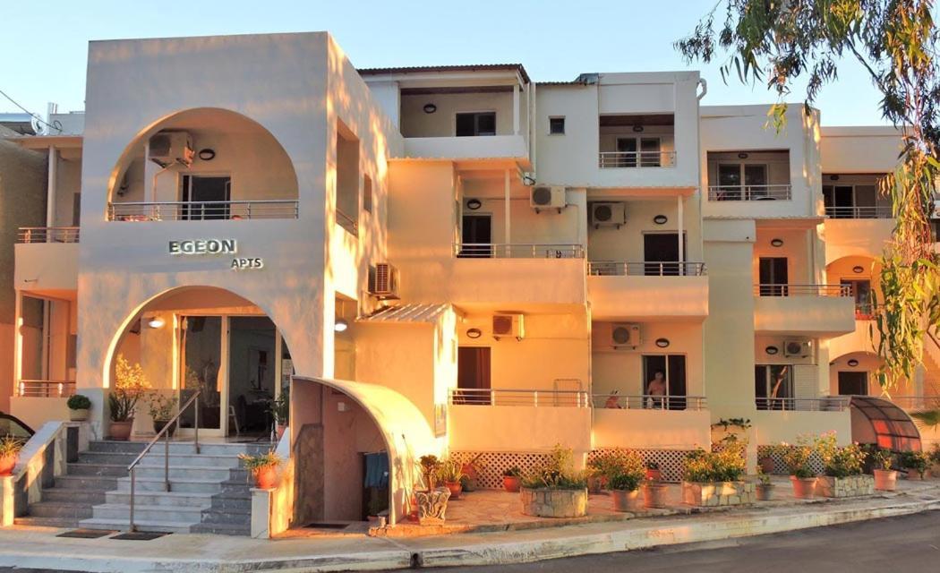 Egeon Rooms And Studios Джорджополис Екстериор снимка