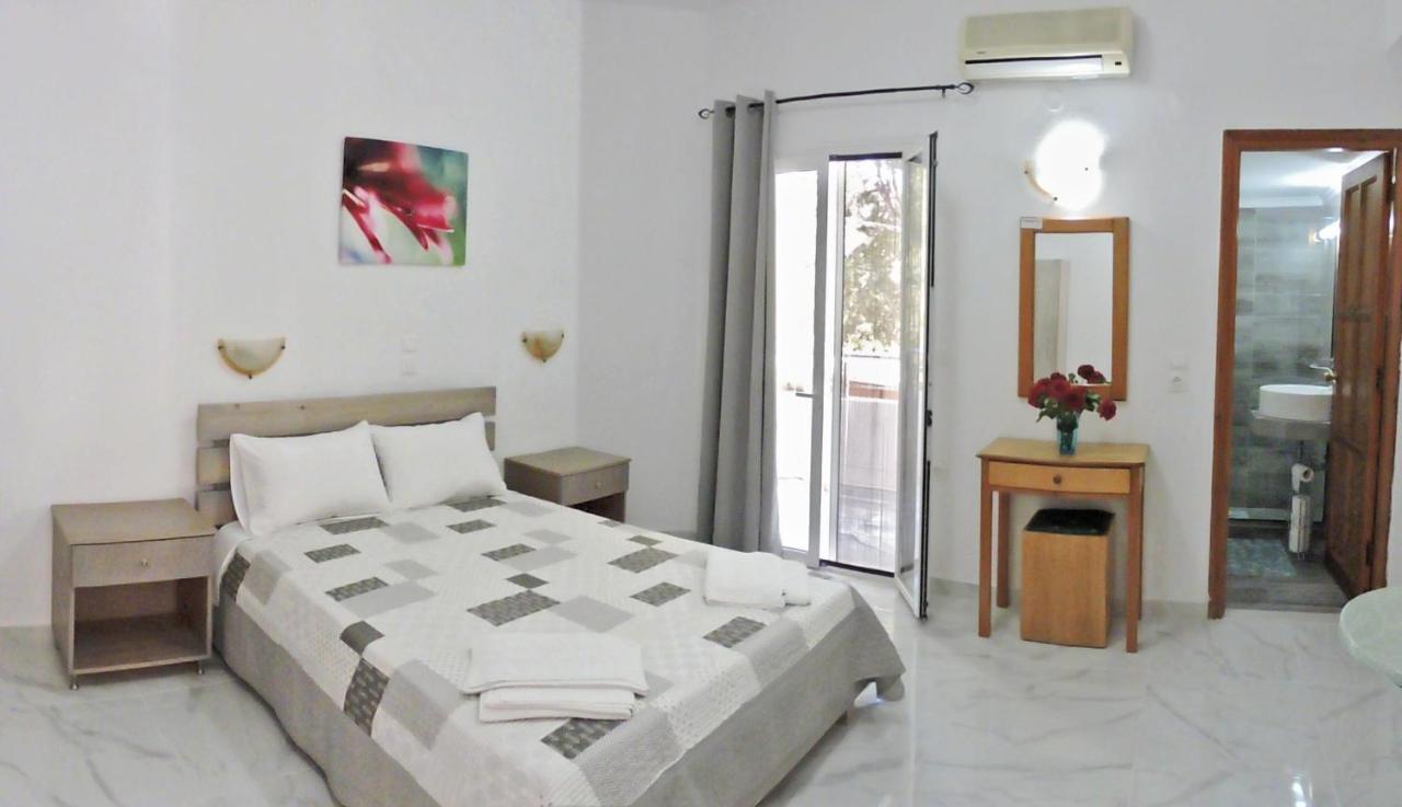 Egeon Rooms And Studios Джорджополис Екстериор снимка