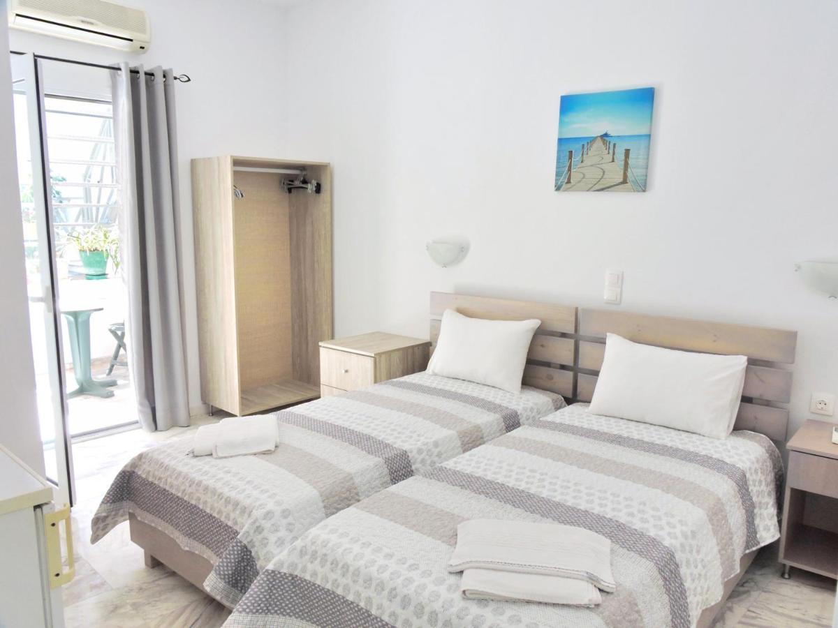 Egeon Rooms And Studios Джорджополис Екстериор снимка
