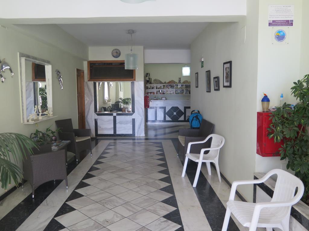Egeon Rooms And Studios Джорджополис Екстериор снимка